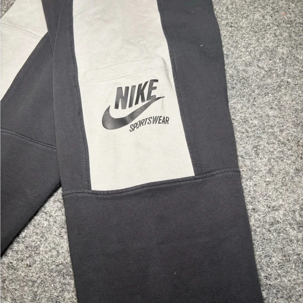 Nike‎ GirlsTwo-Tone Black and White Leggings size Large